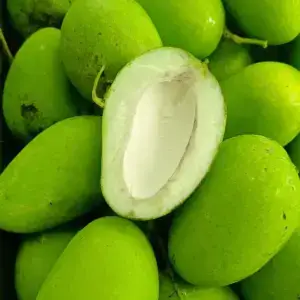 কাঁচা টক-মিষ্টি আম